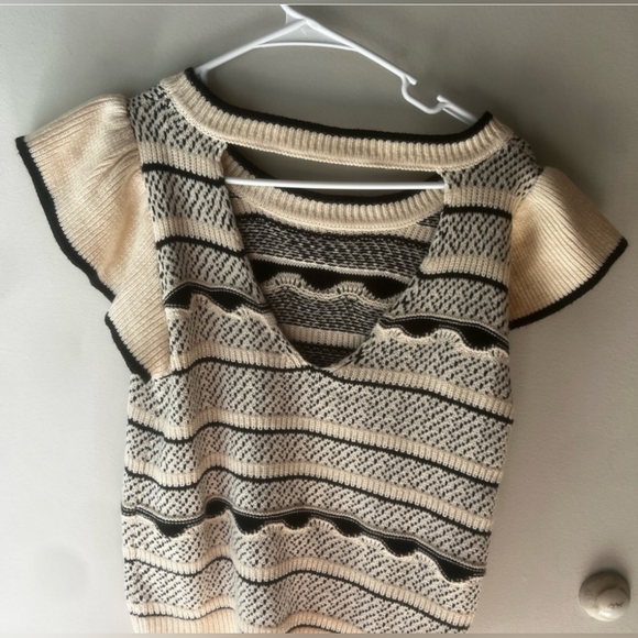 Andree by unit The Indie Black and Cream ruffle blouse - Picture 6 of 7